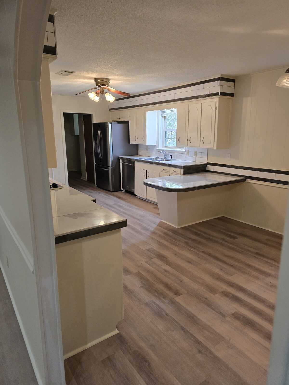 Open kitchen & living area